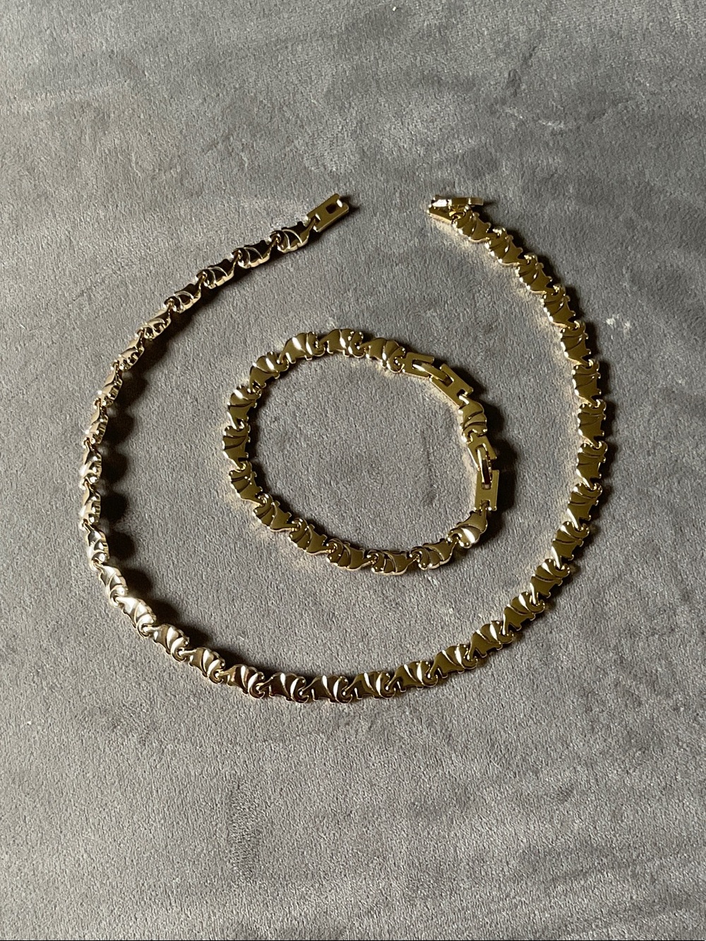 Gold Tone Women's Elephant  Necklace and Bracelet Set